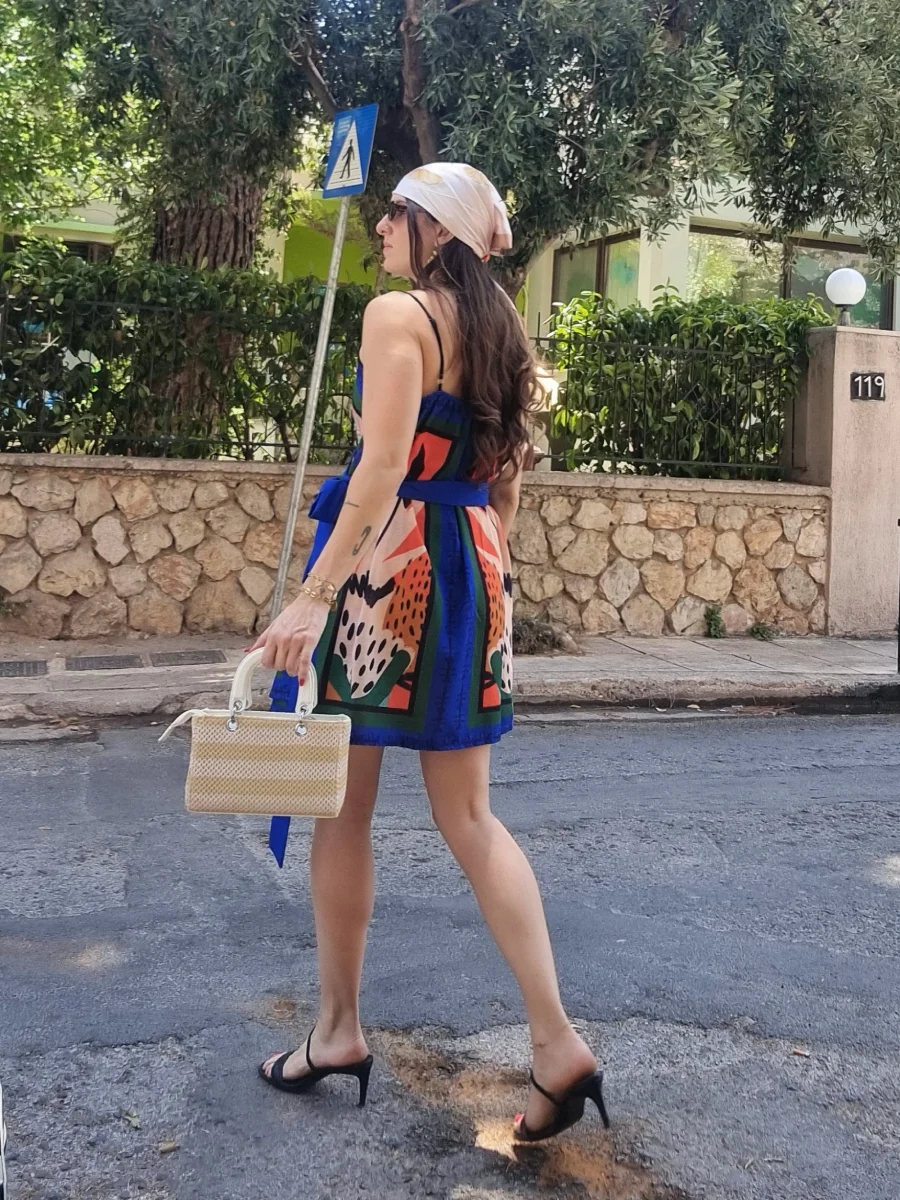 Μίνι wrap εμπριμέ φόρεμα
