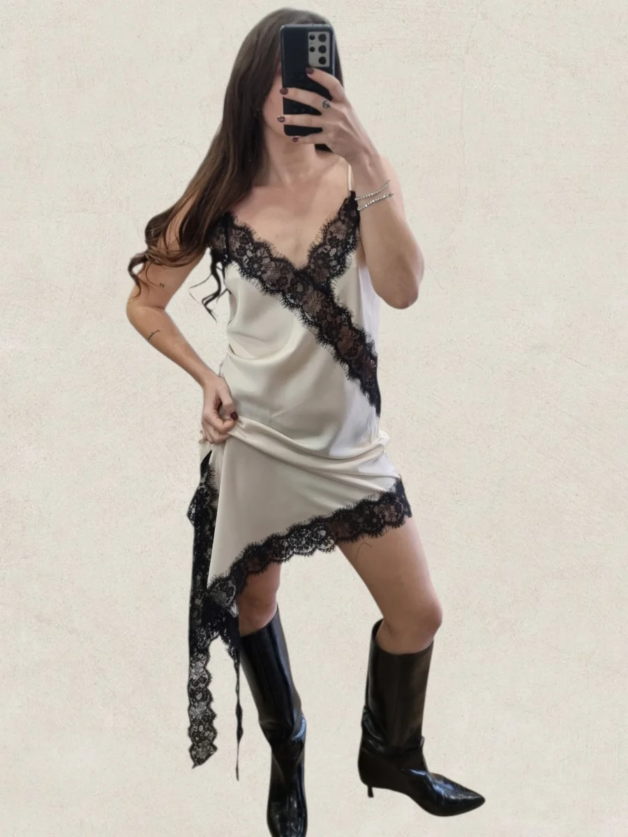 Φόρεμα ασύμμετρο σατέν με δαντέλα