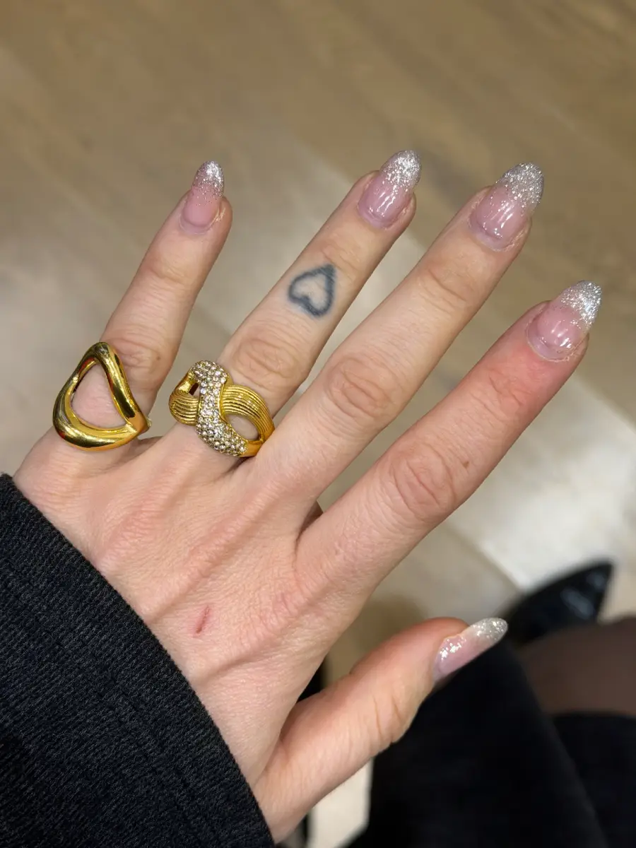 Σεβαλιέ ασύμμετρο στρογγυλό δαχτυλίδι