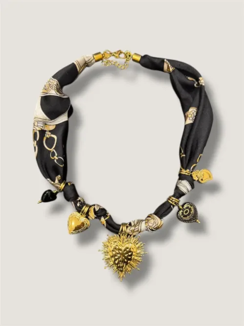 Κολιέ κορδέλα με charms "καρδιά"