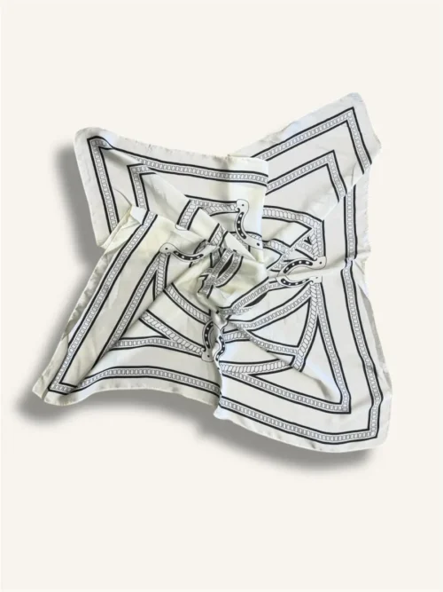 Μαντήλι με ασύμμετρο σχέδιο και πέταλο