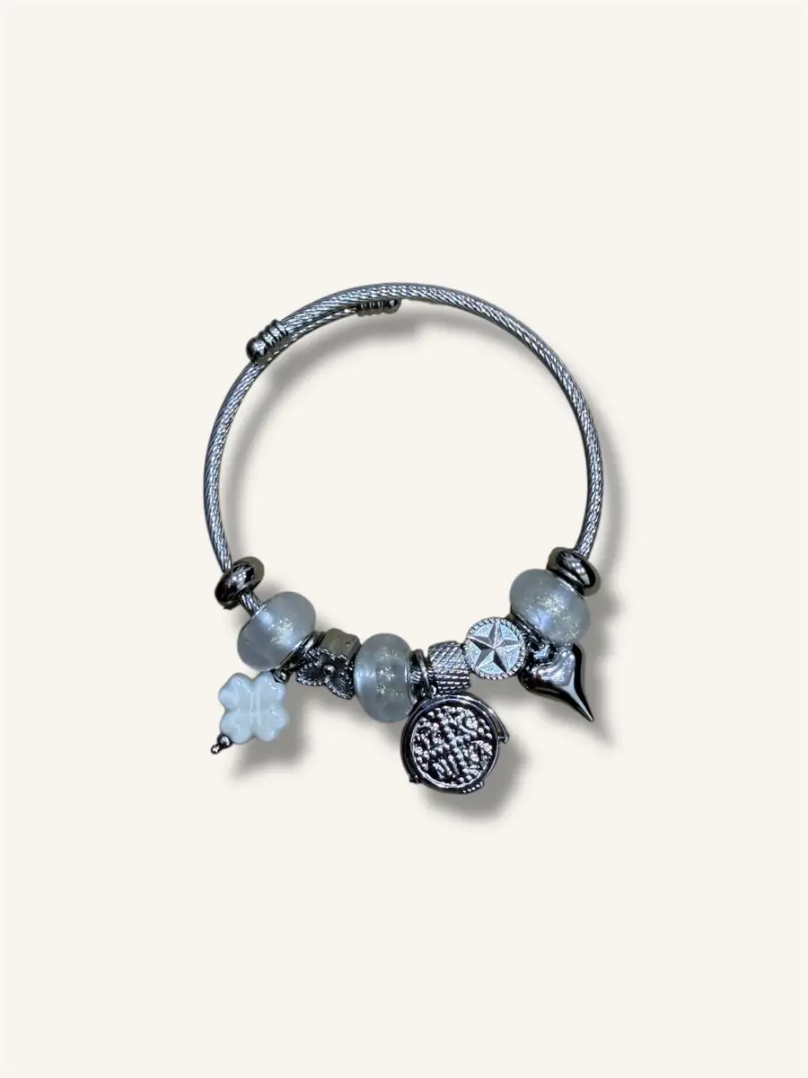 Βραχιόλι με charms με κωνσταντινάτο και καρδιά