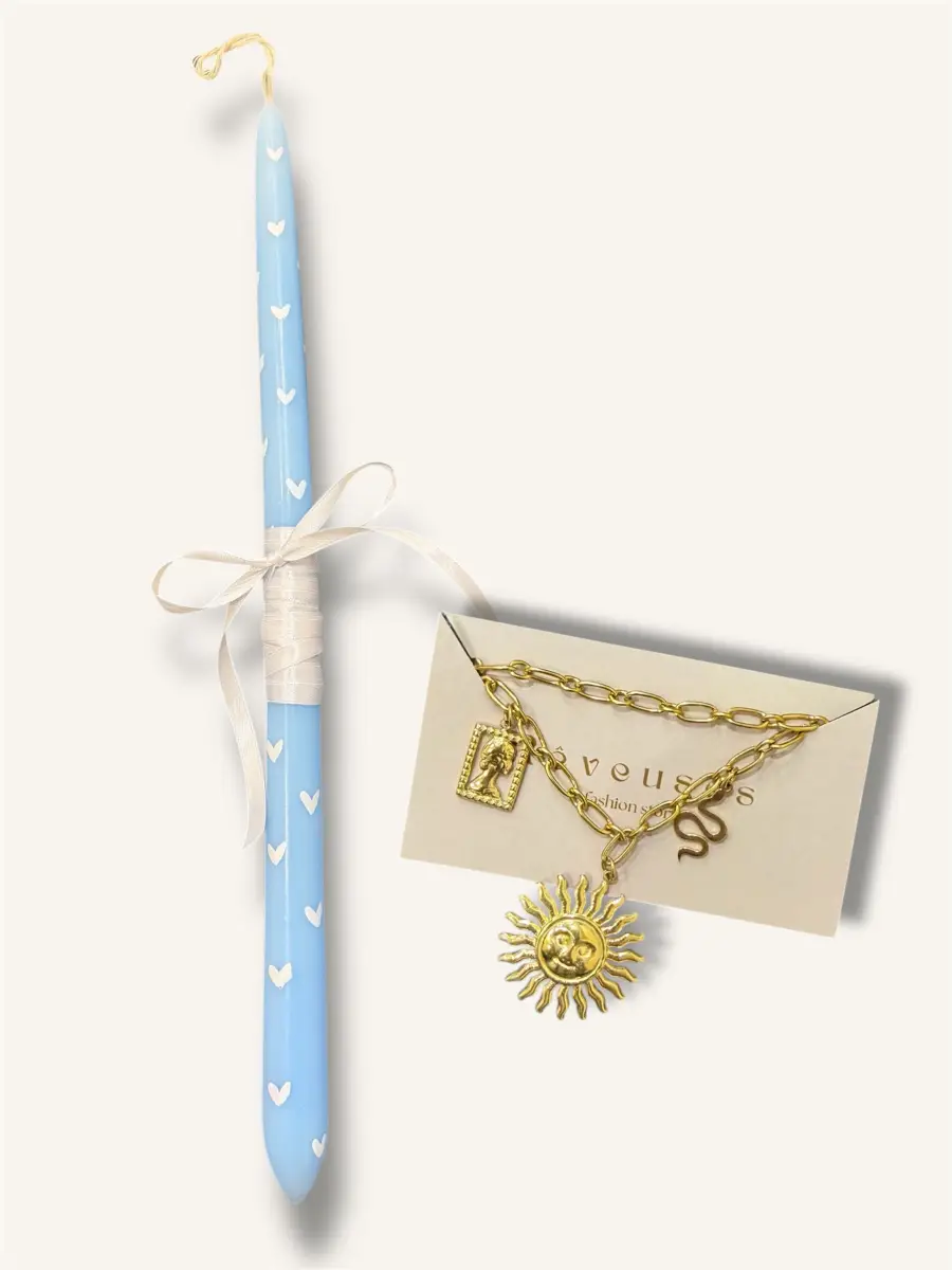 Λαμπάδα με καρδούλες και κολιέ με charms