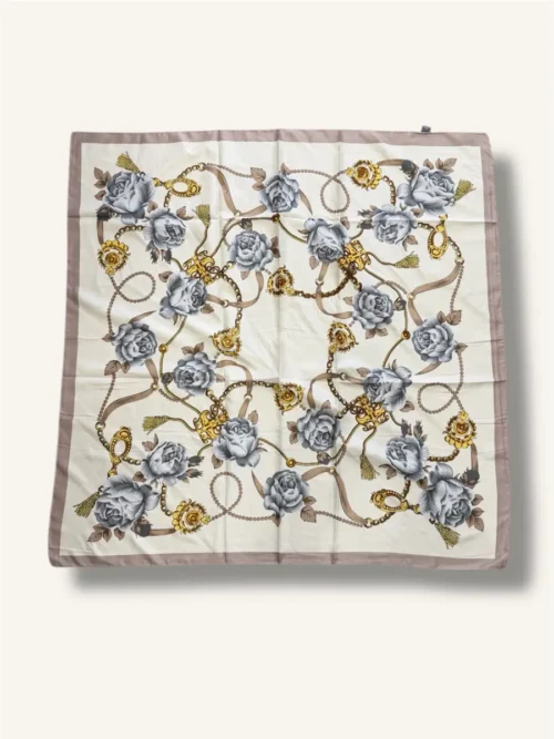 Μεγάλο μαντήλι με τριαντάφυλλα