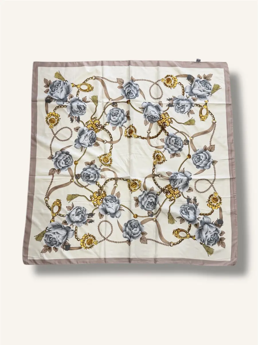 Μεγάλο μαντήλι με τριαντάφυλλα