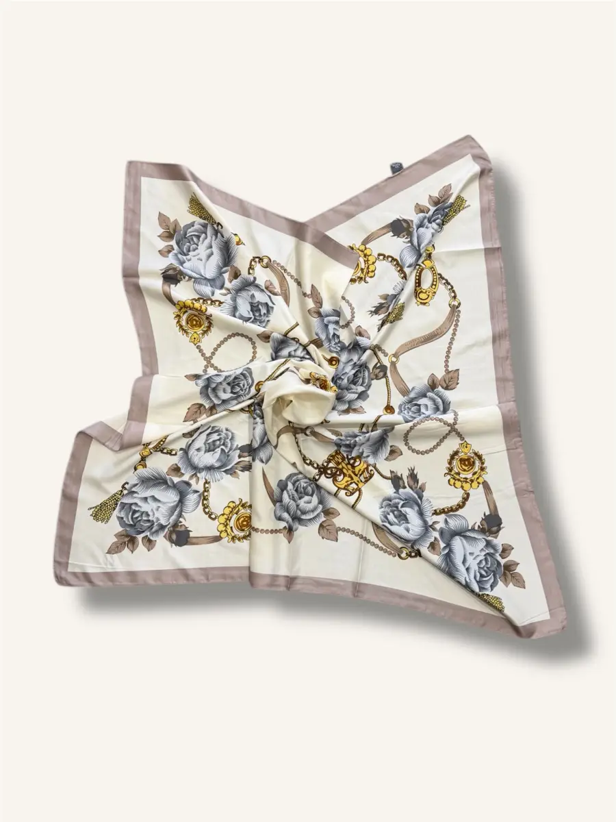 Μεγάλο μαντήλι με τριαντάφυλλα